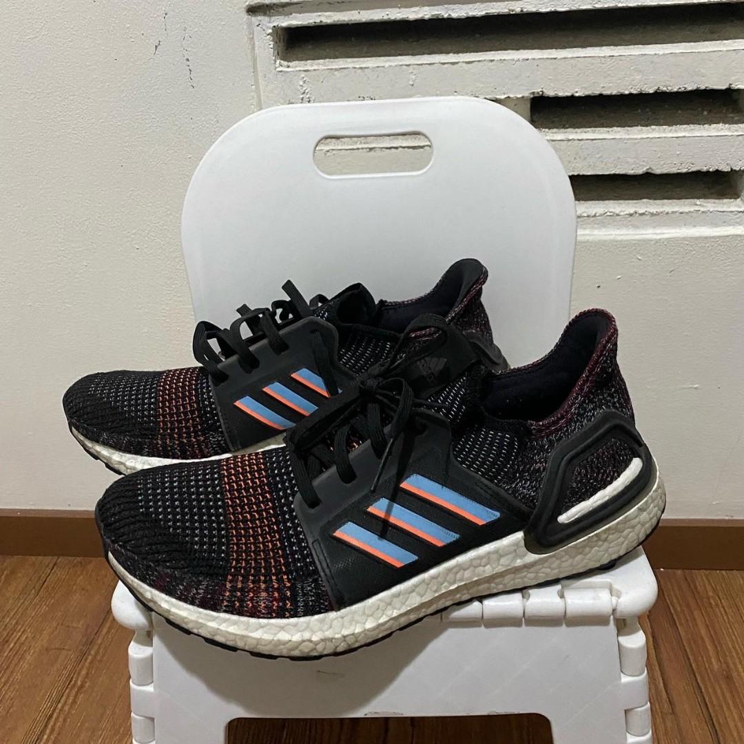 Adidas ultraboost 19 core black glow blue store