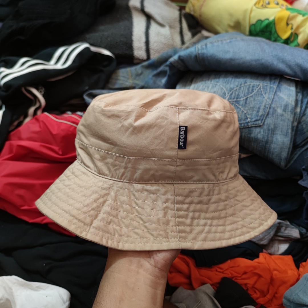 Barbour sales hat uk