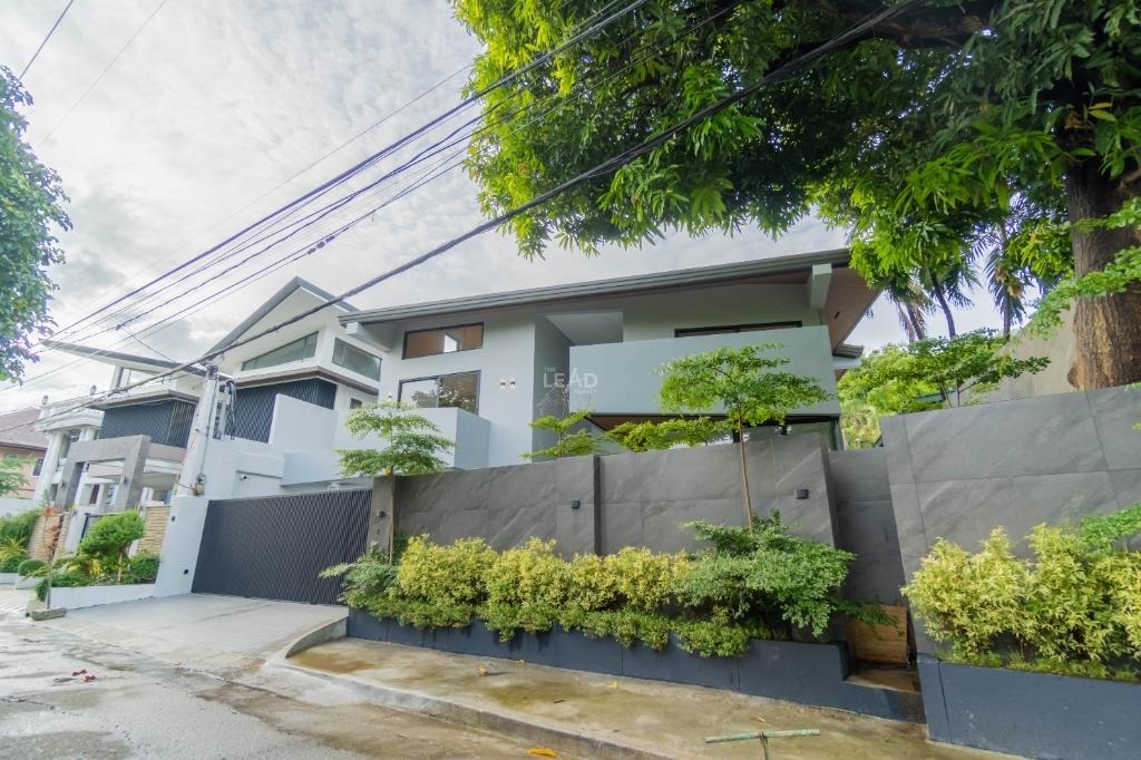 Beautiful House and Lot for SALE in Xavierville Village Katipunan near