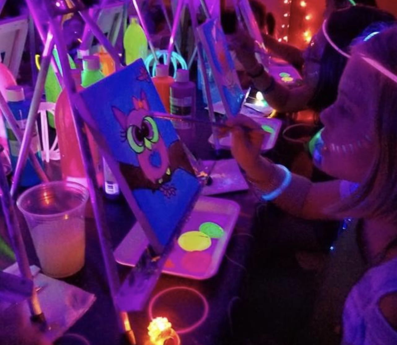 BLACK LIGHT ART CLASS (GLOW IN THE DARK ART CLASS), Learning