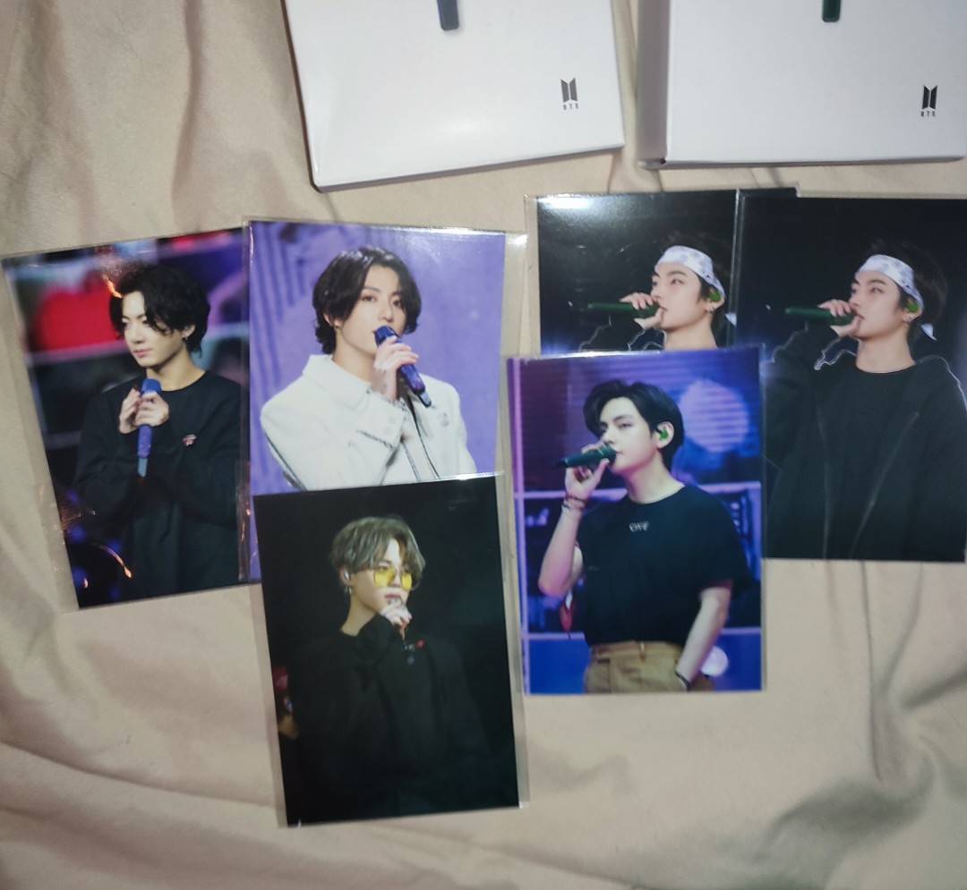 BTS Hybe Insight Mic Badge Jimin/VTaehyung/Jungkook, Hobbies & Toys