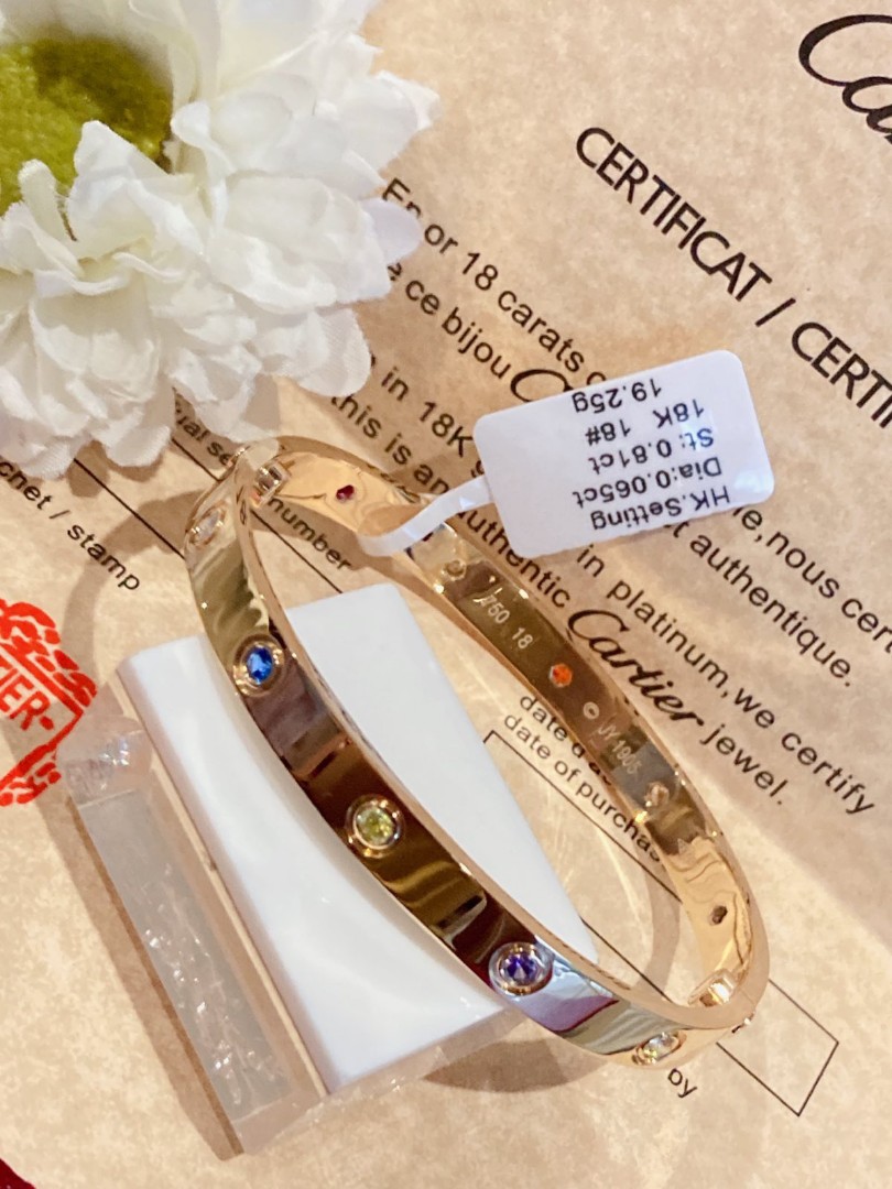 Cartier love bangle full diamond best sale