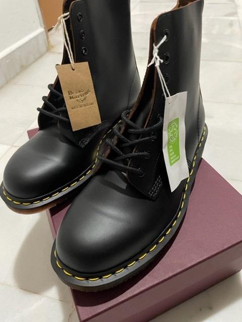 Dr. Martens 1460 Originals MIE Vintage 8 Eye Lace Up Boot [Made in England]