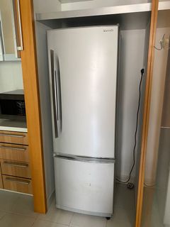 (Category: ) located in . Submitted by lemsy (Listing ID 1173198652, Image 1). Description: .