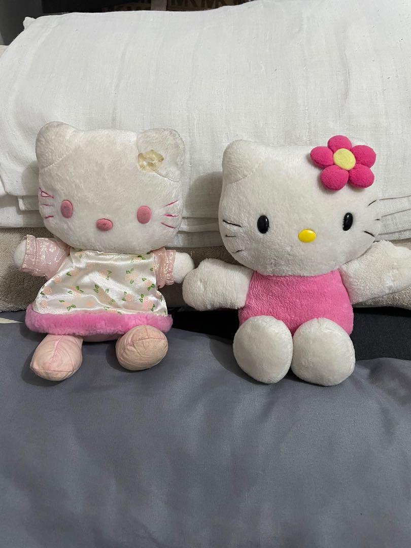 Hello Kitty Stuffed Toys Bundle (Category: Plushies & Soft Toys) located in Paranaque City. Submitted by lola_s_closet (Listing ID 1173346731, Image 2). Description: All Authentic.