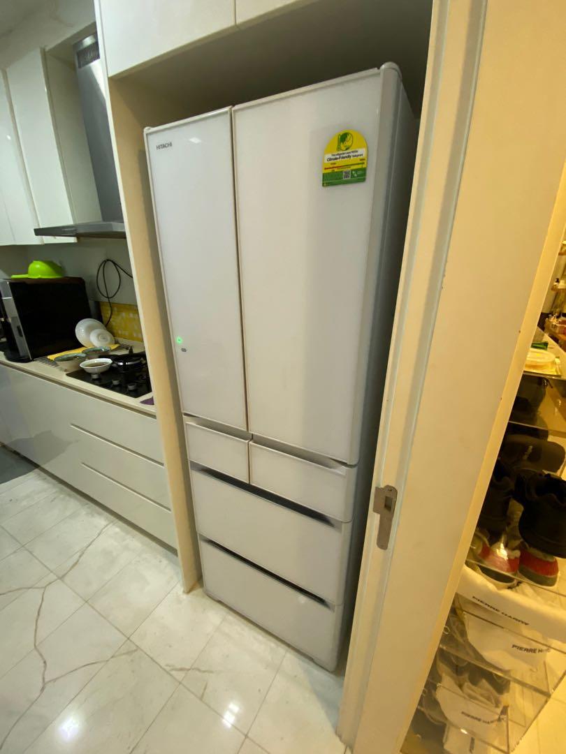 Hitachi with auto ice maker without piping, TV & Home Appliances