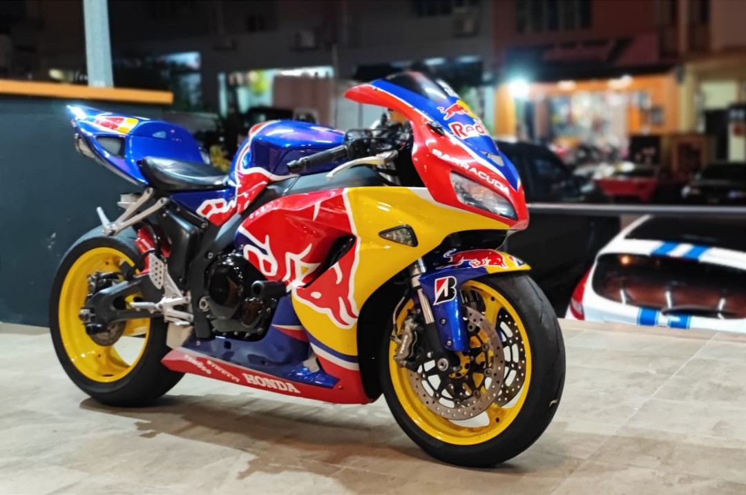Honda cbr1000rr red bull sale