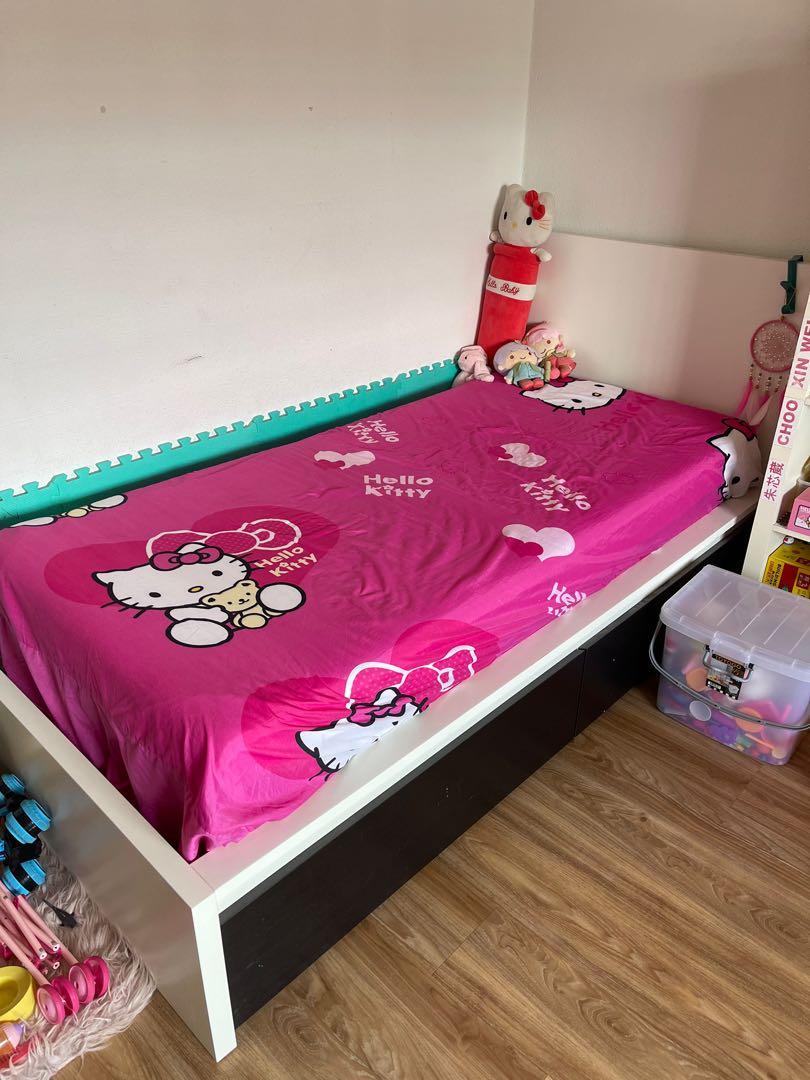 15 Hello Kitty Bedrooms that Delight and Wow!