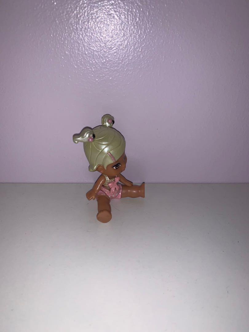 Itsy Bitsy Bratz (Category: Kids Toys) located in Malabon City. Submitted by decluttergirly (Listing ID 1173317556, Image 3). Description: #rarefind.