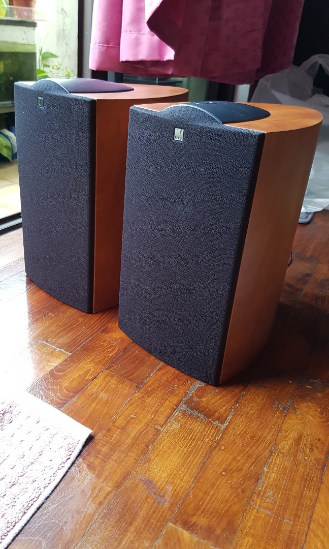KEF iQ1 Series Bookshelf Speakers Audio Soundbars Speakers