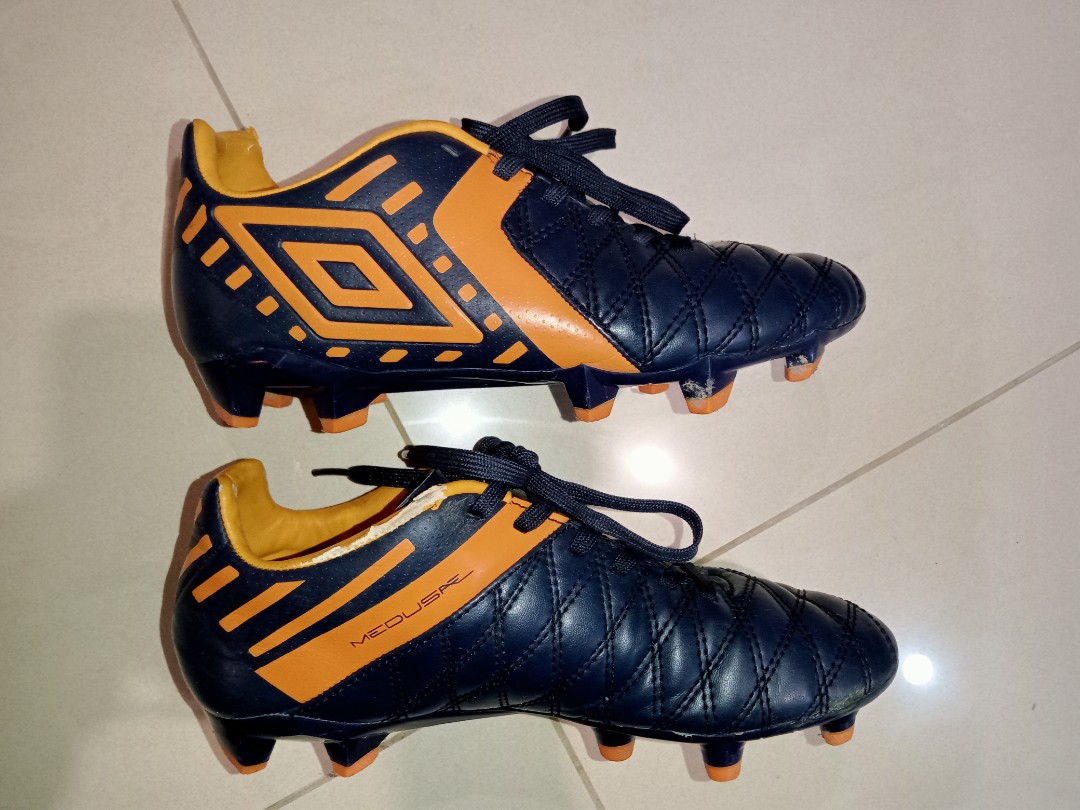 Kids Umbro Soccer boot size UK3.5 US36 Men s Fashion