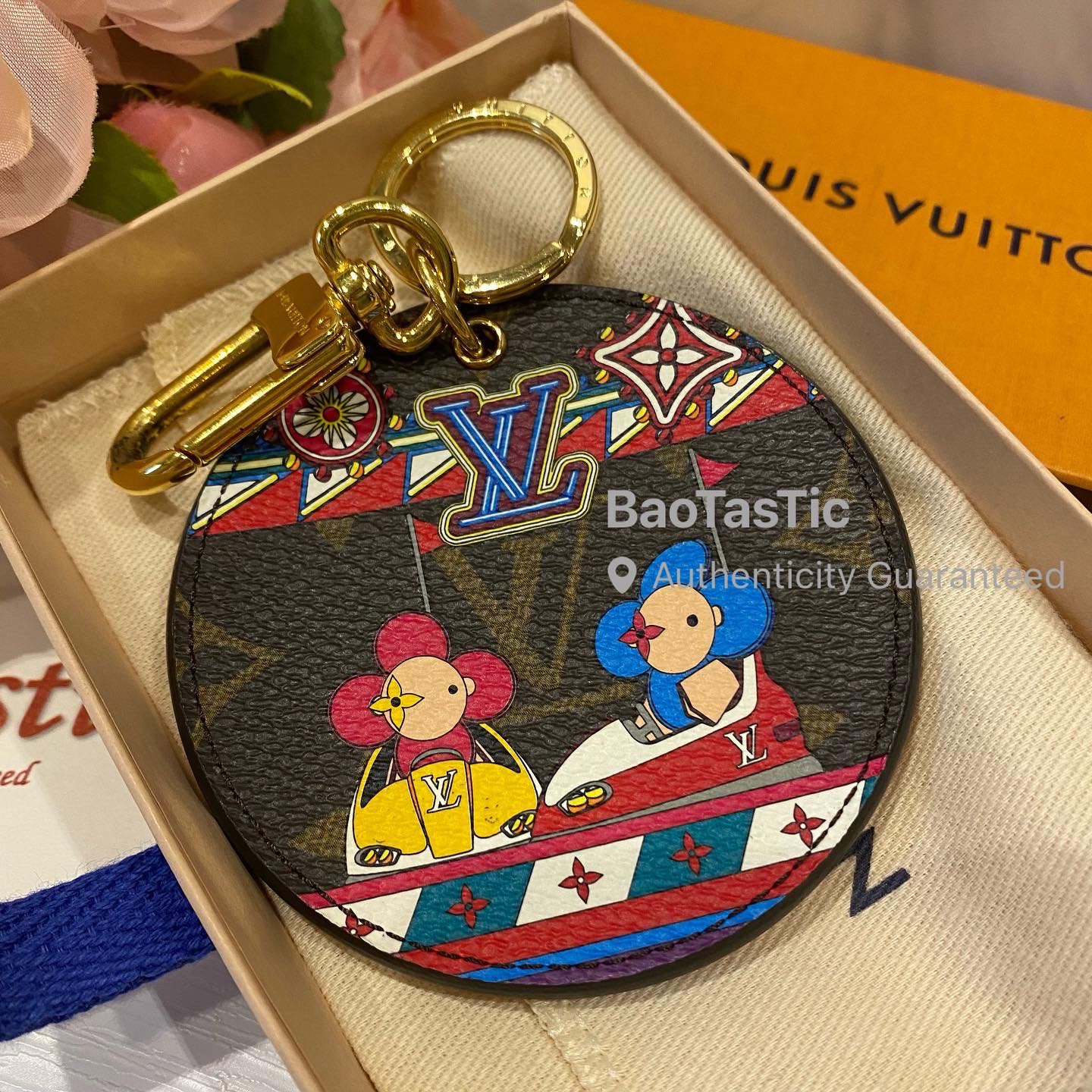 Louis Vuitton Fleur D' Epi Black Resin Bag Charm Key Holder at