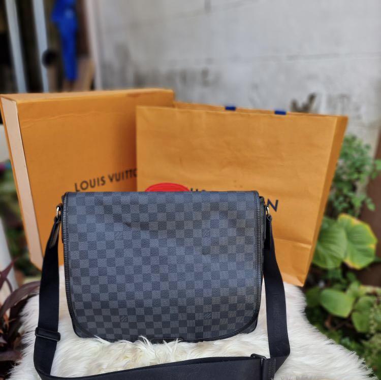 Louis Vuitton Daniel GM Damier Graphite Canvas Messenger Bag on SALE