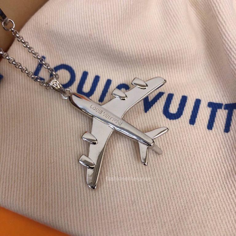 LV plane Necklace (with tag and box), 名牌, 飾物及配件- Carousell