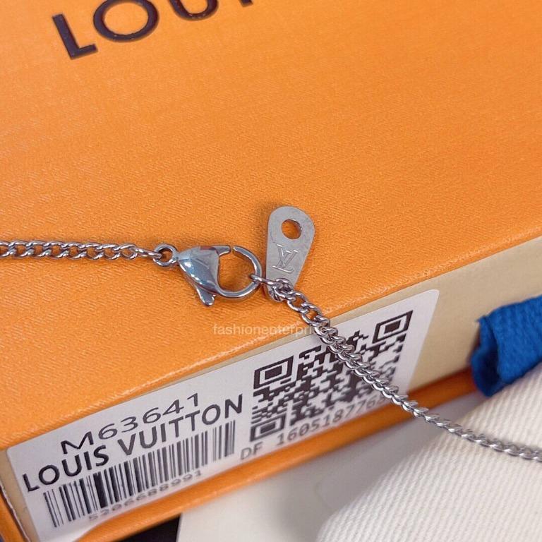 Shop Louis Vuitton 2022 SS Tiger Pendant Necklace (MP3231) by