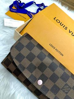 Shop Louis Vuitton PORTEFEUILLE EMILIE Emilie wallet (M62369