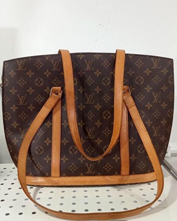 ❗️LV SALE❗️ (Category: Luxury Bags & Wallets) located in Quezon City. Submitted by megchrisanne (Listing ID 1173366164, Image 1). Description: Louis Vuitton Babylon Monogram Sticky pocket inside, overall in excellent condition Grab/LBC ready First to pay basis All items guaranteed original Bdo payment .