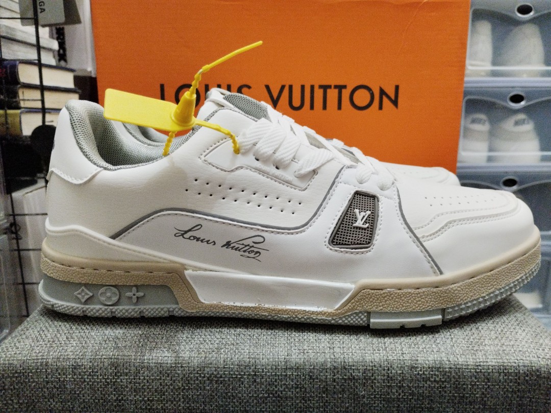 harga lv trainer sneaker