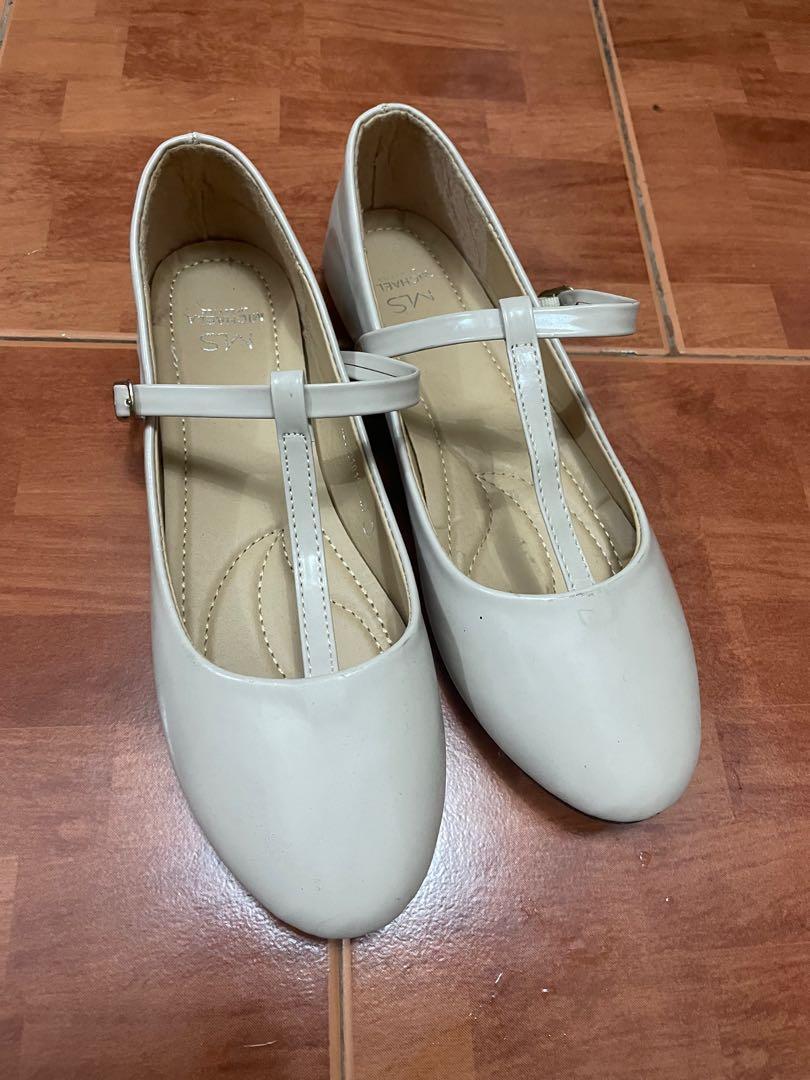 Cream doll shoes new arrivals