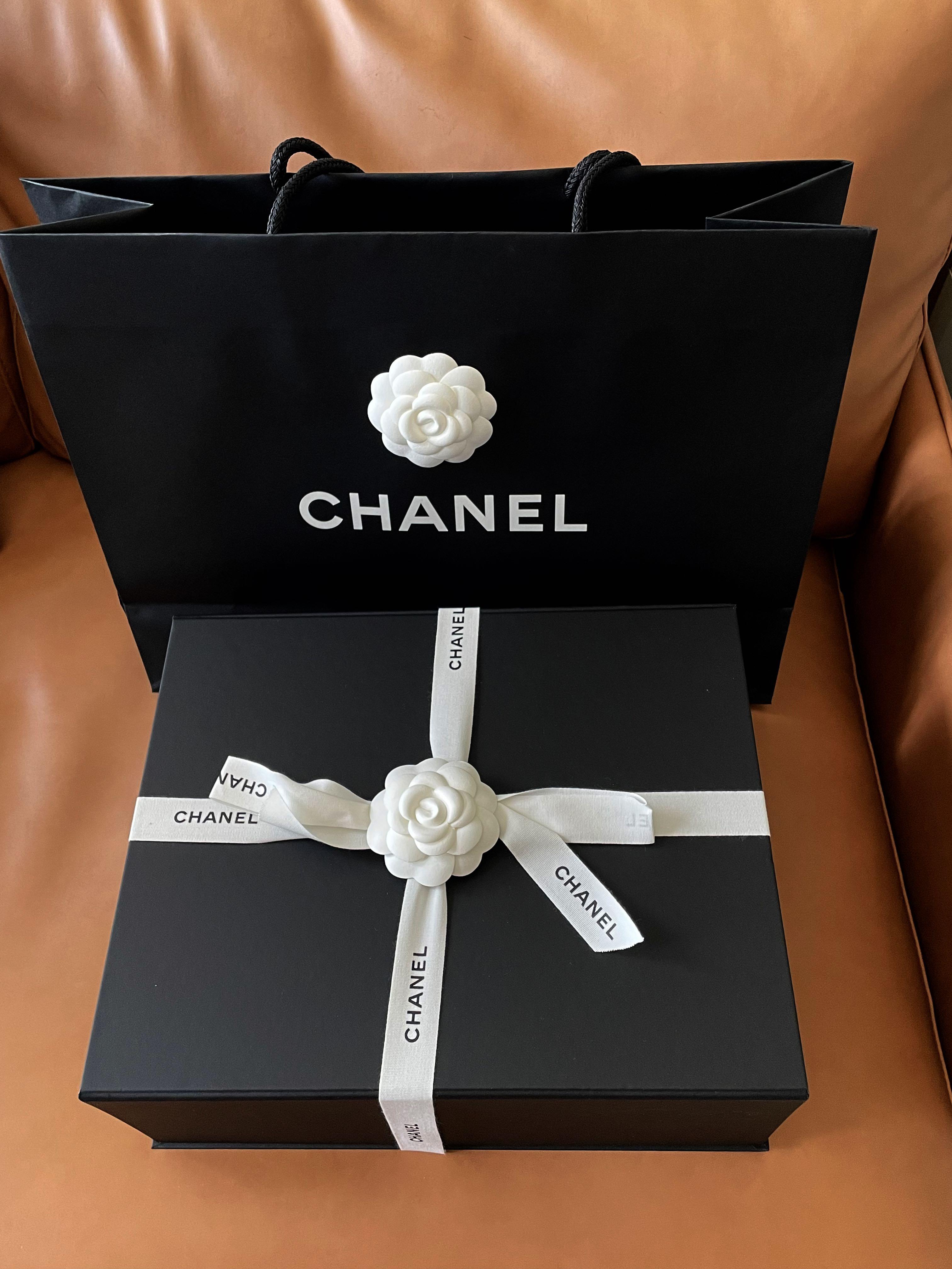 NIB 19C Chanel Pink Caviar Medium Classic Double Flap Bag GHW