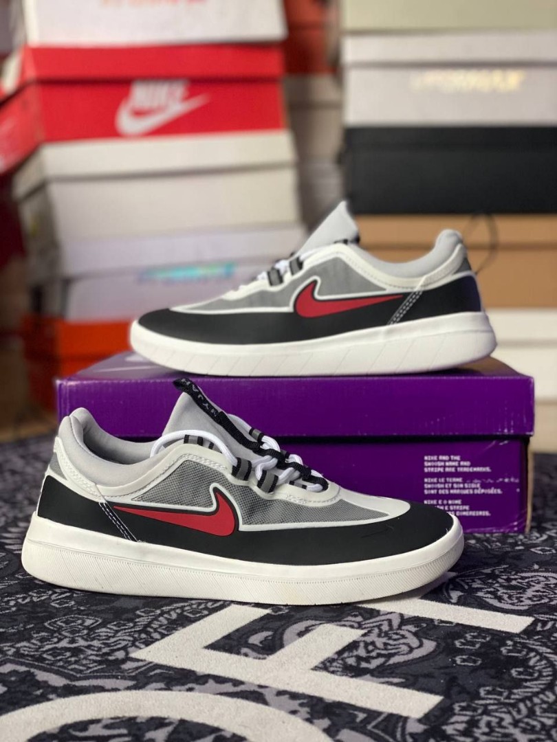 Nike spiridon store purple