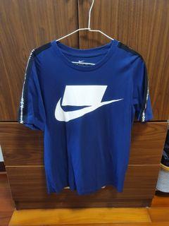Nike T-shirt L