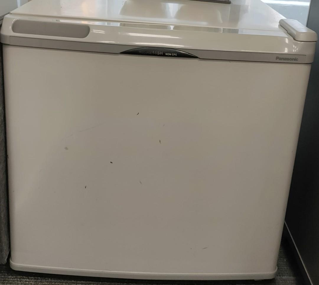 hotpoint iced diamond under counter freezer manual