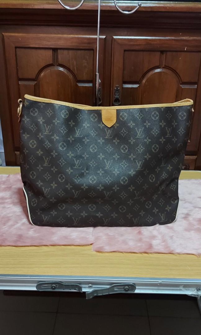 Project Bag:Mono (Category: Luxury Bags & Wallets) located in Quezon City. Submitted by yourlittleshop_yls (Listing ID 1173274217, Image 1). Description: Project Bag with code see flaws/issues.