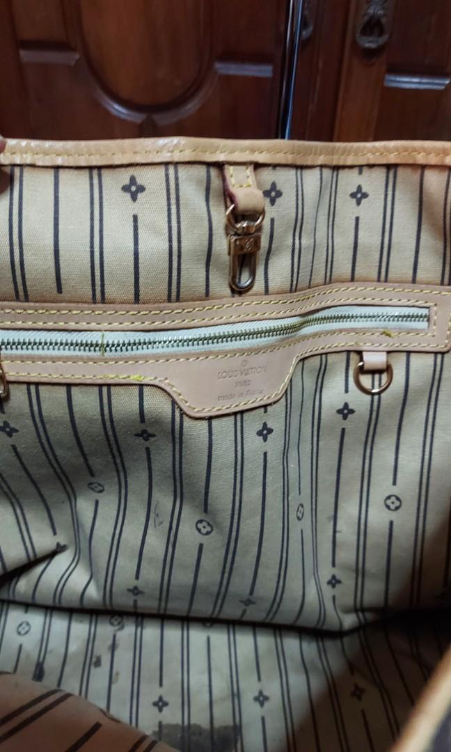 Project Bag:Mono (Category: Luxury Bags & Wallets) located in Quezon City. Submitted by yourlittleshop_yls (Listing ID 1173274217, Image 3). Description: Project Bag with code see flaws/issues.