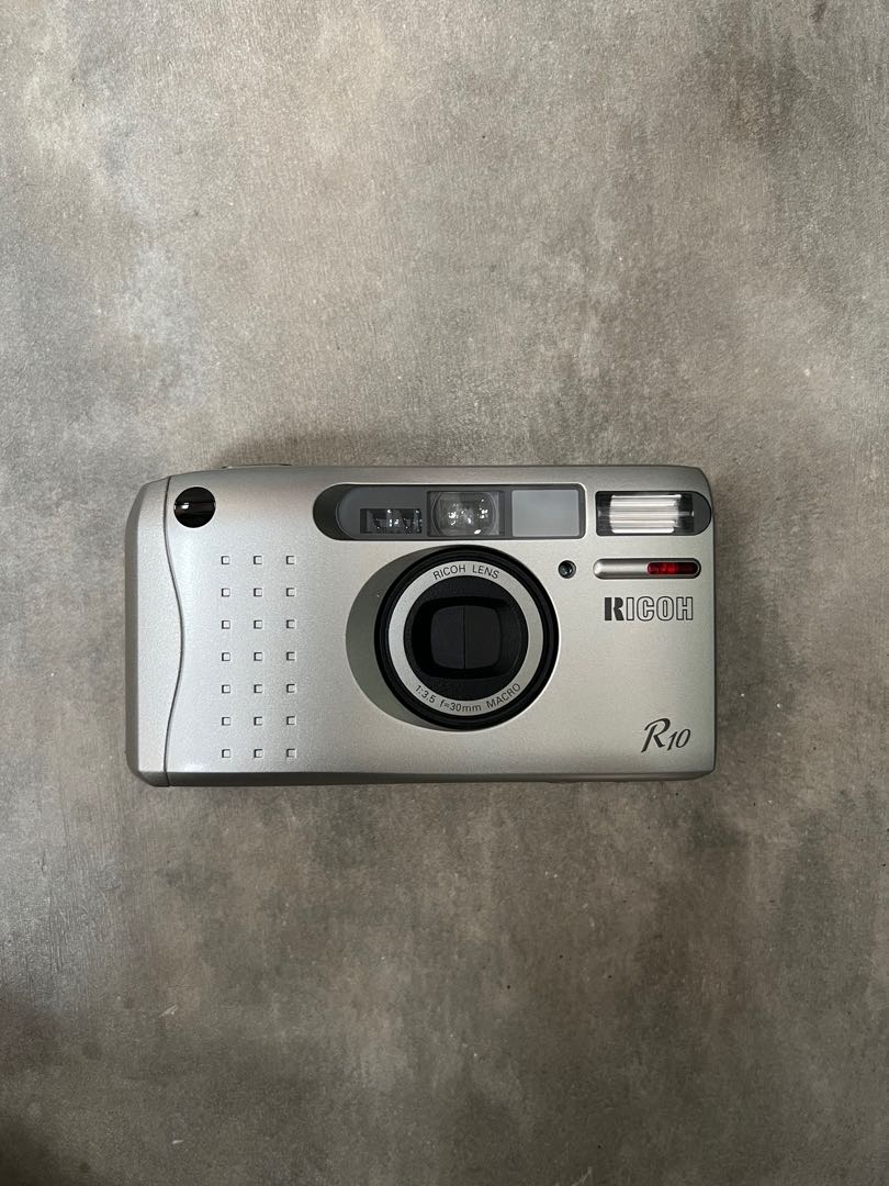 RICOH R10, Photography, Cameras on Carousell