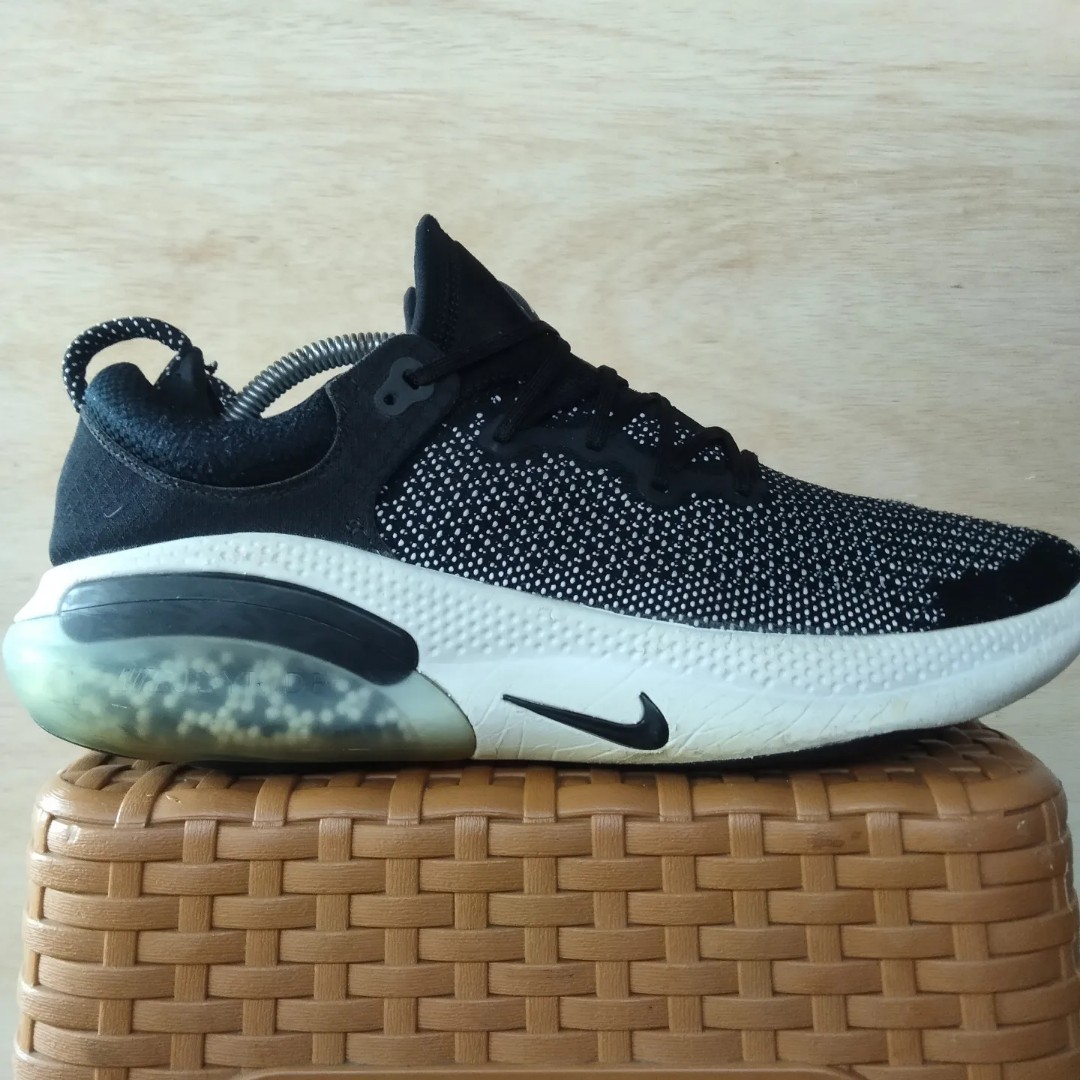 harga sepatu nike joyride run
