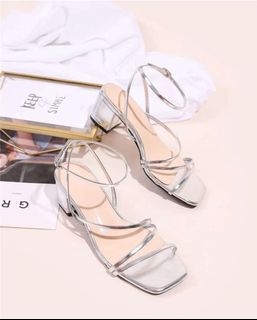 (Category: ) located in . Submitted by hiddenpreloved (Listing ID 1173358707, Image 1). Description: .