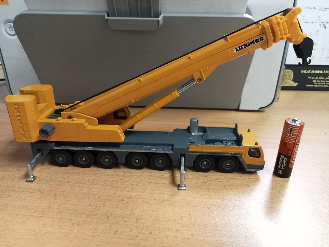 Siku hotsell liebherr crane