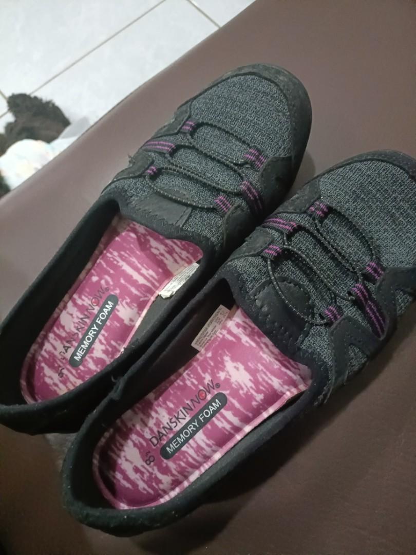 Danskin memory clearance foam slip on