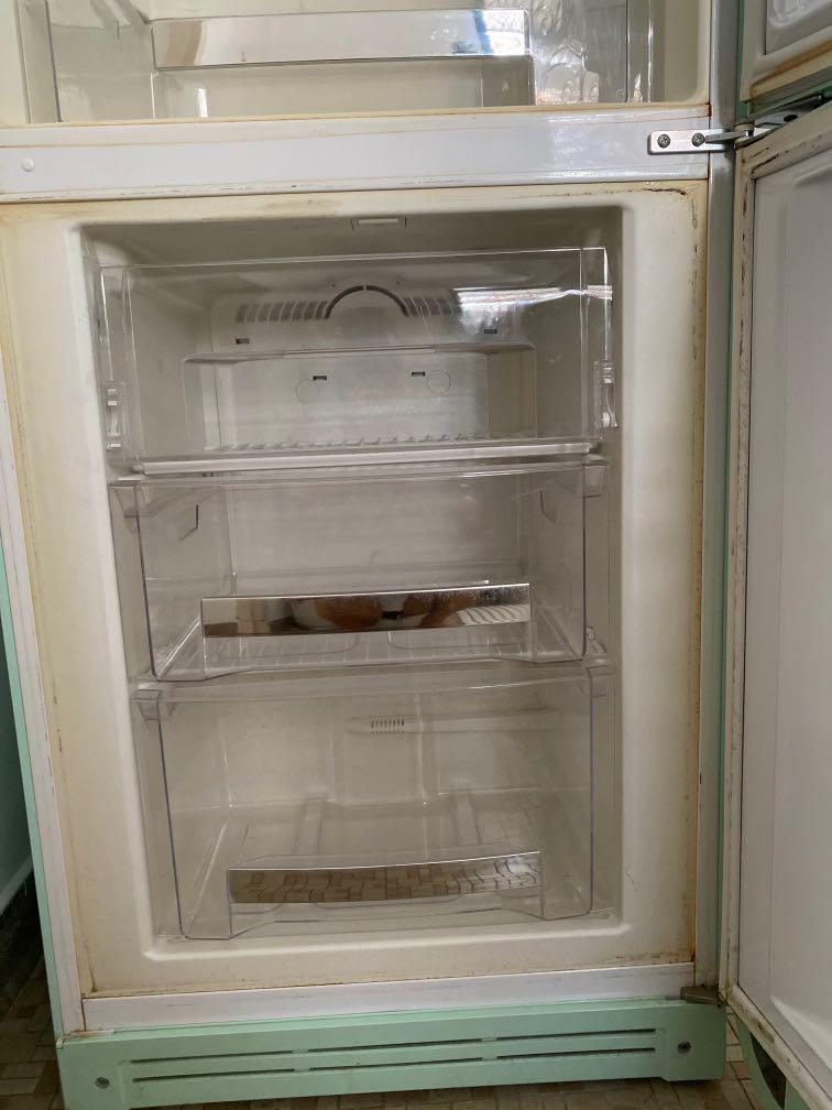 Smeg Fridge ( Not working ), TV & Home Appliances, Kitchen Appliances