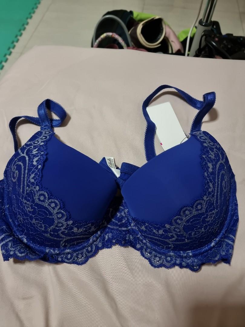 Wacoal Bra, Women's Fashion, New Undergarments & Loungewear on Carousell