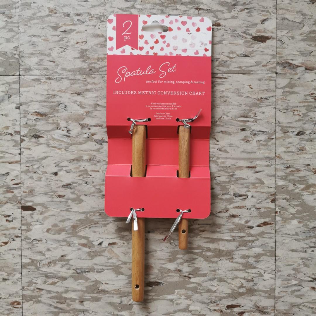 2 Piece Spatula Set (Category: Bakeware) located in Quezon City. Submitted by firstlovedbyb (Listing ID 1173391837, Image 3). Description: 2 piece Spatula Set. Perfect for mixing, scooping and tasting. Includes metric conversion chart. Brand new. Bought in the US..