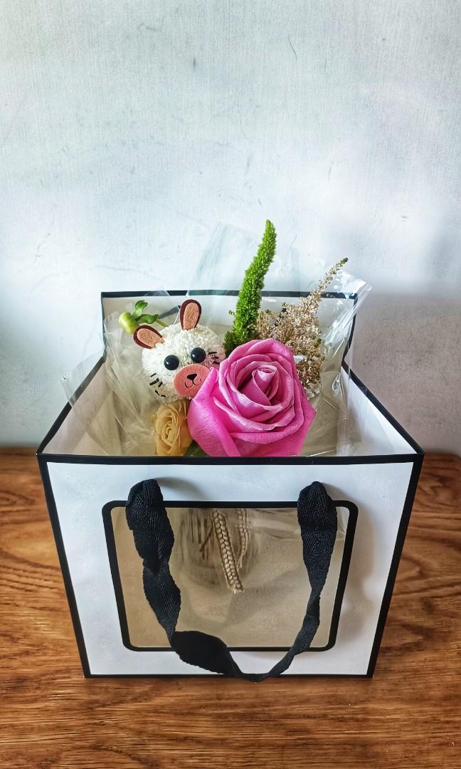 乒乓菊造型玫瑰鮮花小瓶花花束花籃畢業紀念送禮老師節生日入伙定制連小花瓶 興趣及遊戲 手作 自家設計 文具及工藝 花