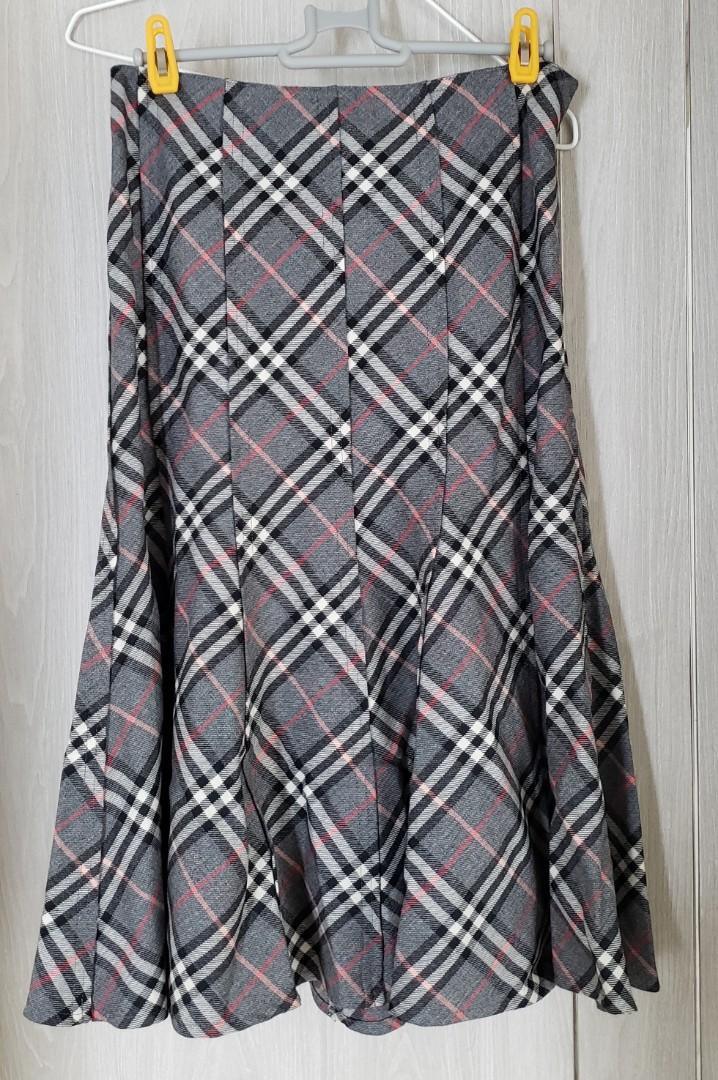 Burberry London Blue Label skirt size 38, 女裝, 褲＆半截裙, 裙- Carousell