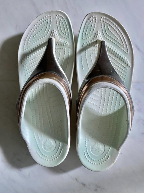 Gold and silver deals flip flops
