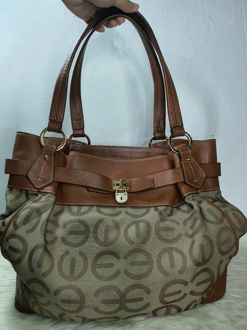 ESQUIRE Shoulder Bag, Luxury, Bags & Wallets on Carousell