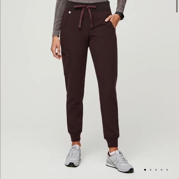 Figs Scrubs in Burgundy, Women's Fashion, Activewear on Carousell