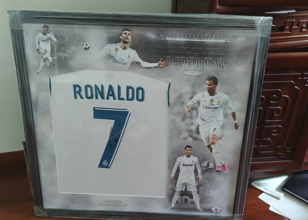 Cristiano Ronaldo signed Real Madrid football shirt 7