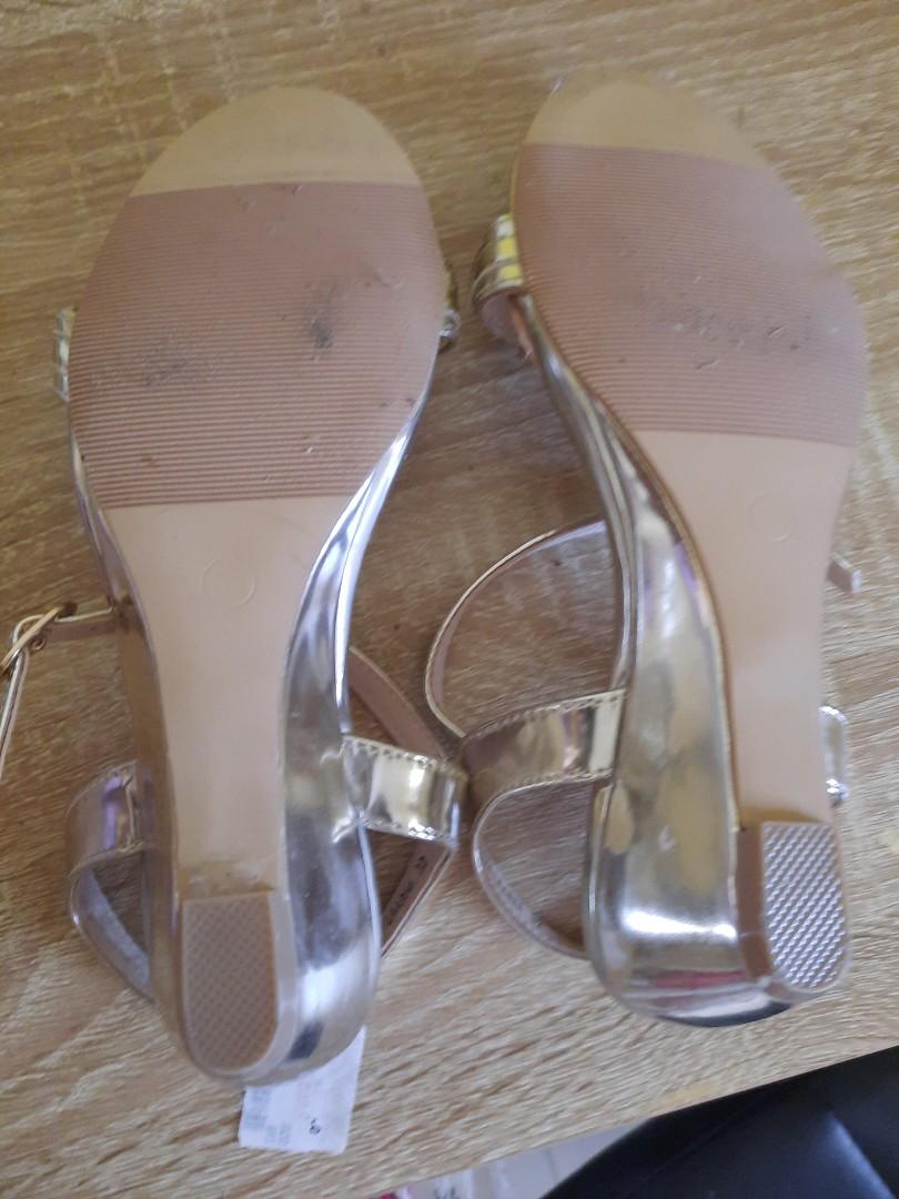 Gold strap sandals (Category: Babies & Kids Fashion) located in Mandaluyong City. Submitted by blueberrypatch (Listing ID 1173436147, Image 3). Description: Gold strappy sandals with rhinestones details use for photoshoot only. size 32.bought in Singapore no box. insole 8 inches..