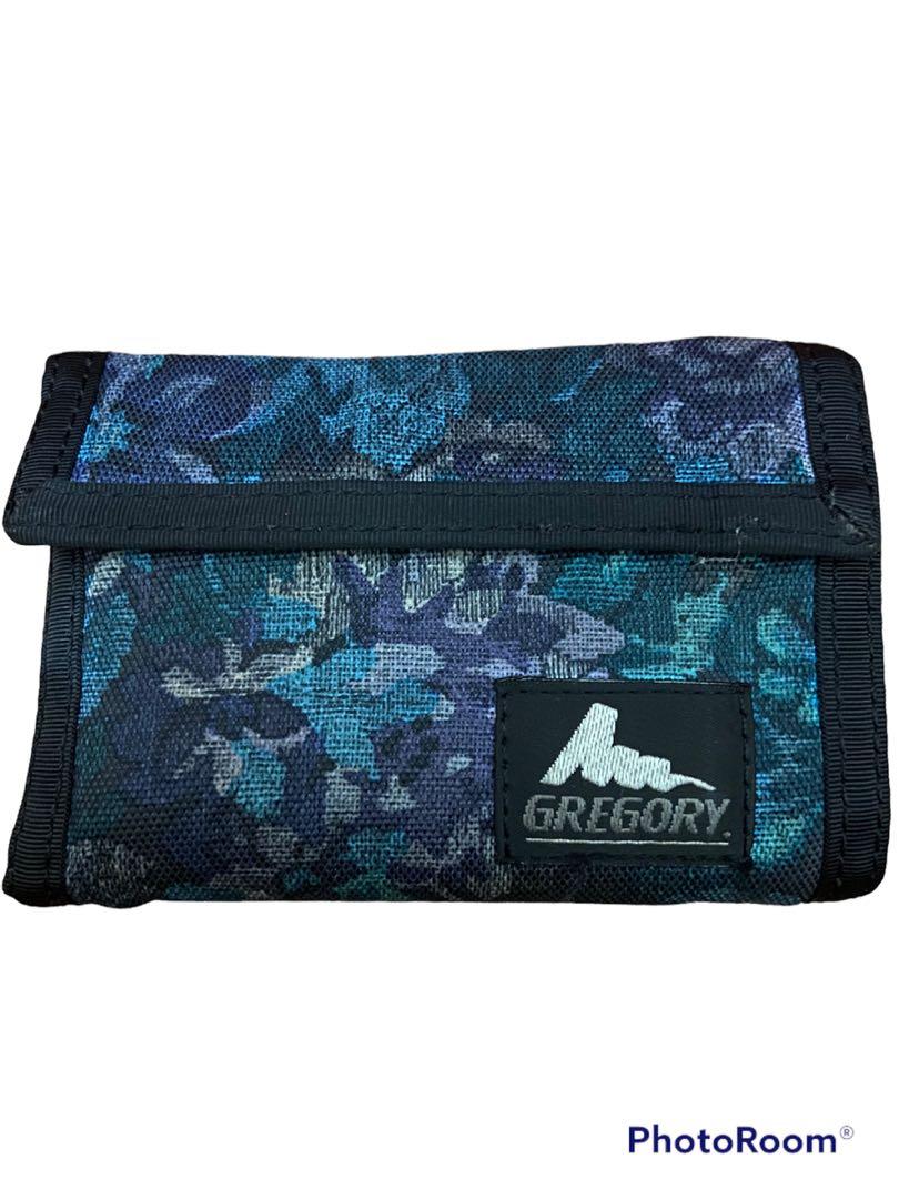 Gregory Wallet (Category: Bags & Wallets) located in Kota Kinabalu. Submitted by kid26 (Listing ID 1173389521, Image 1). Description: Gregory wallet condition macam dalam gambar bahagian dalam plastik ada koyak yg lain semua cun !.