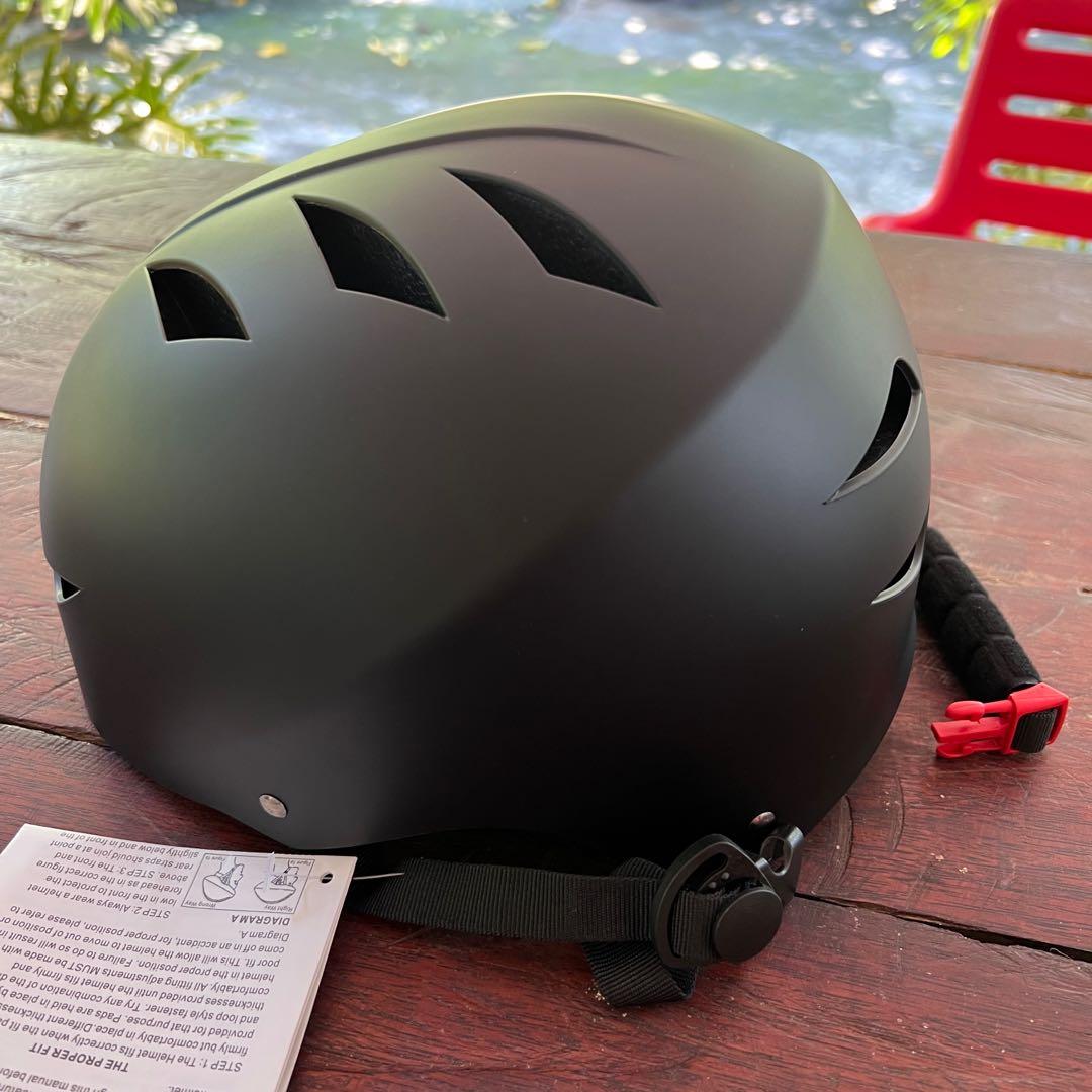 HELMO Helmet Matte Black, Sports Equipment, Sports & Games, Skates