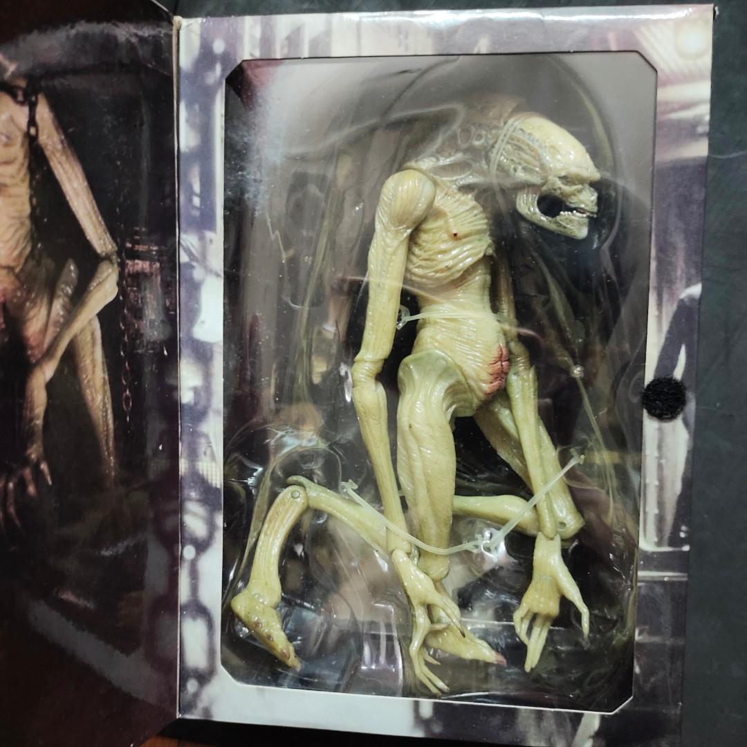 Alien newborn store neca