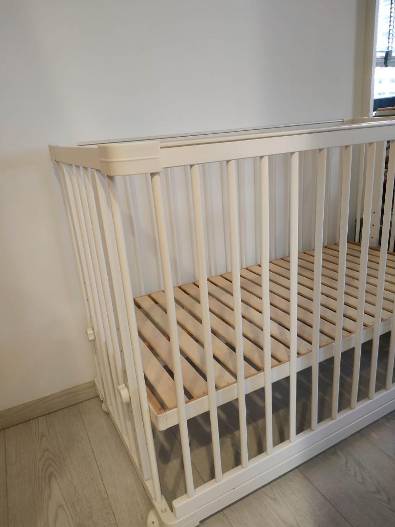 Jarron Beblum Farska adjustable height cot, Babies & Kids, Baby Nursery