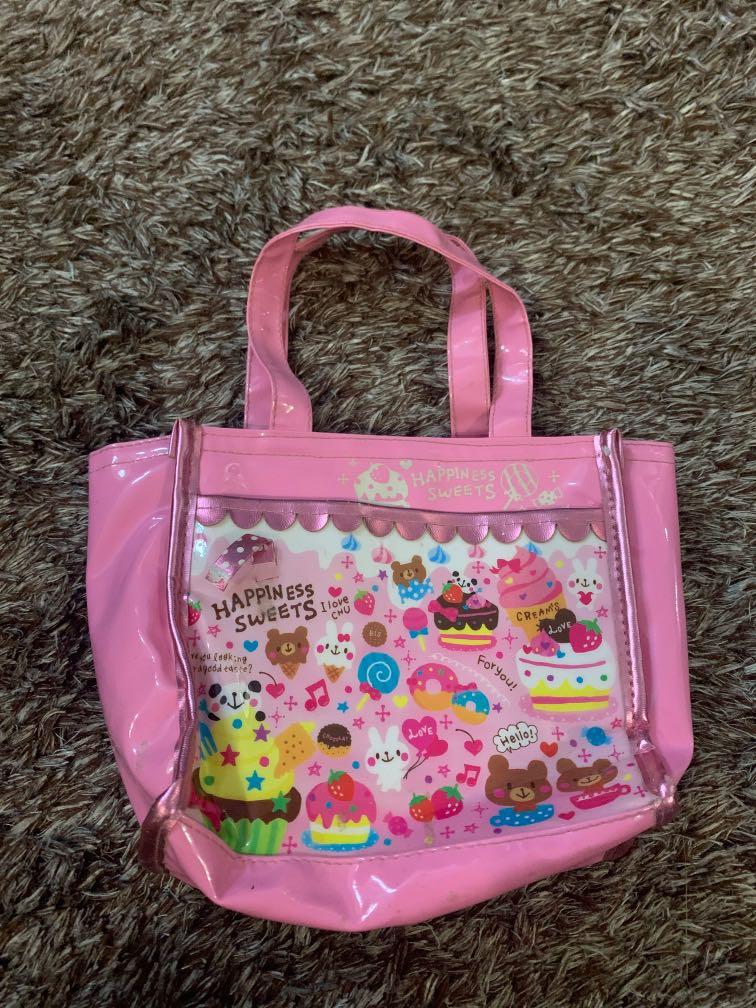 Kids pink thermal bag (Category: Other Babies Going Out Needs) located in Silang. Submitted by sari2bilina (Listing ID 1173523861, Image 1). Description: .