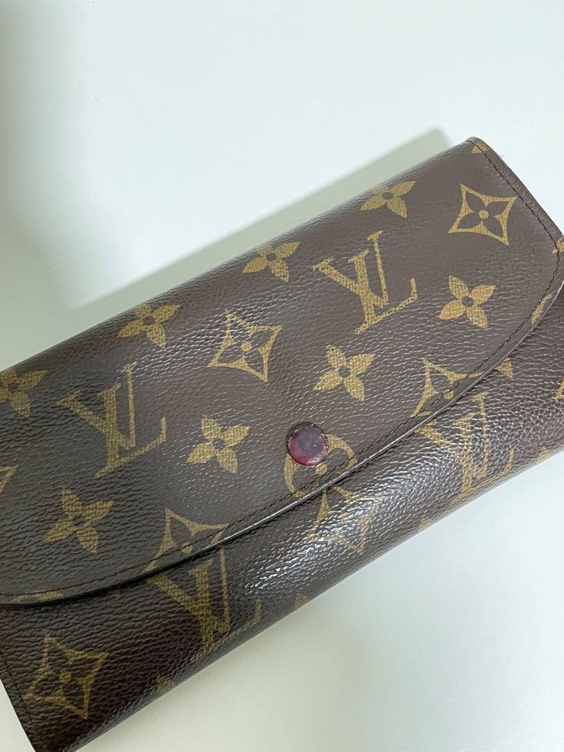 Louis Vuitton EMILIE gold glitter snap 💎Traded💎  Louis vuitton emilie  wallet, Louis vuitton, Emilie wallet